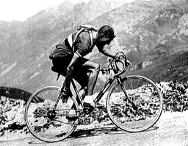 Gino Bartali looking for a gear